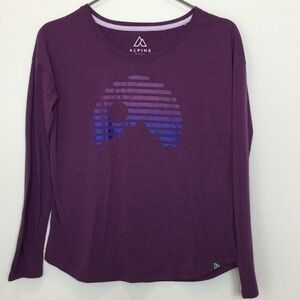 Alpine Plum Long Sleeve Tee with Blue-Purple Mountain Graphic size small